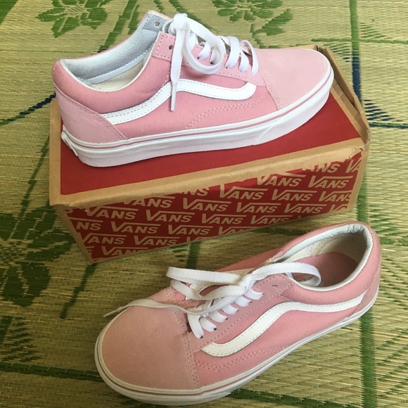 zephyr pink vans